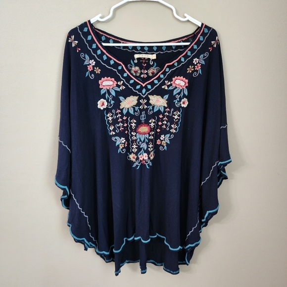 Caite Size S Embroidered Navy Top Floral Athleta Tunic Batwing Sleeves - Picture 1 of 9